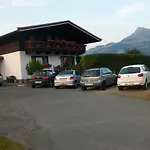 Haus Obermoser شقة